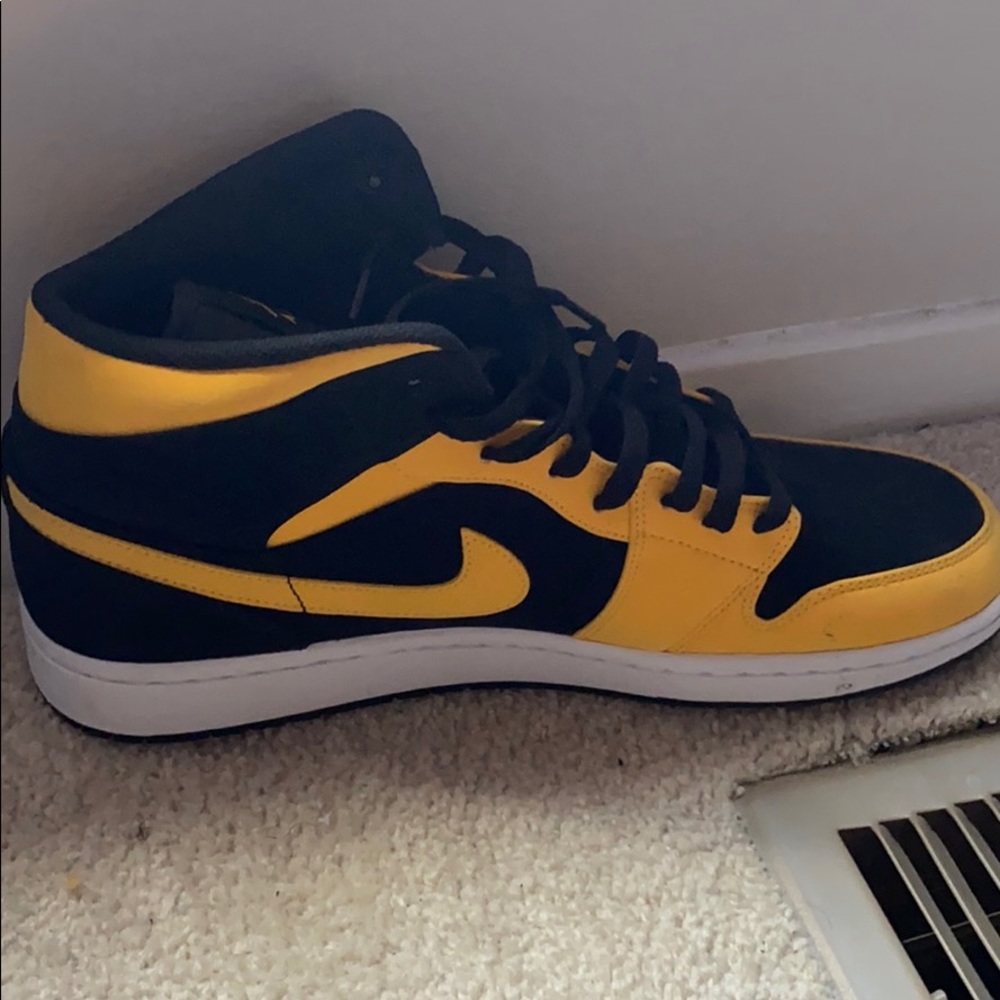 Jordan retro 1’s